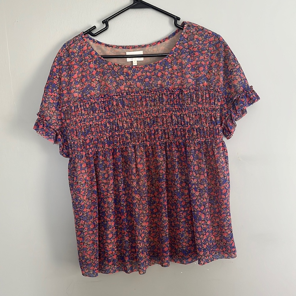 Colorful short sleeve shirt